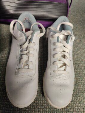 Dexter white size 9